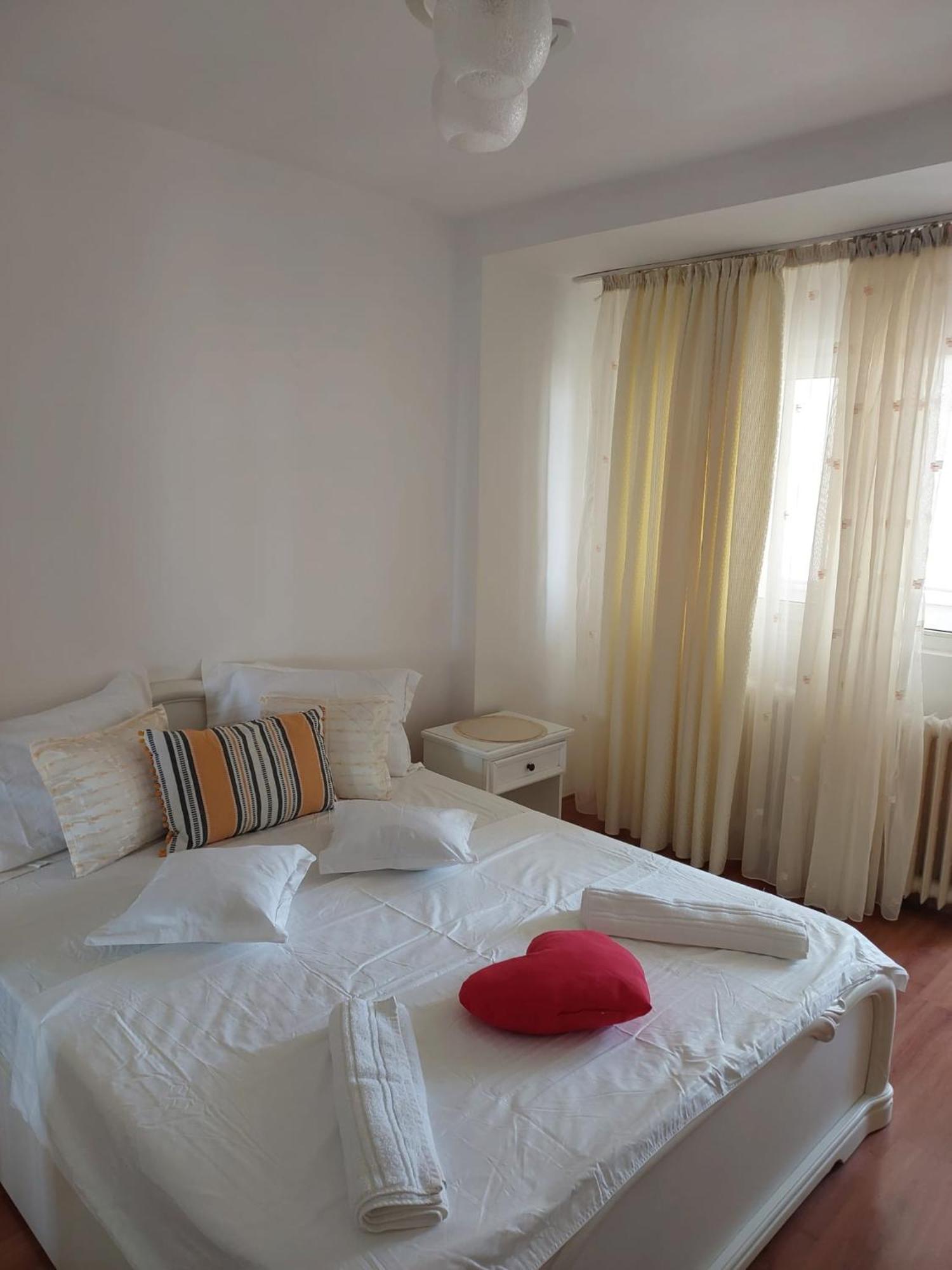 Panorama Mega Apartament Pantelimon Bucarest Esterno foto